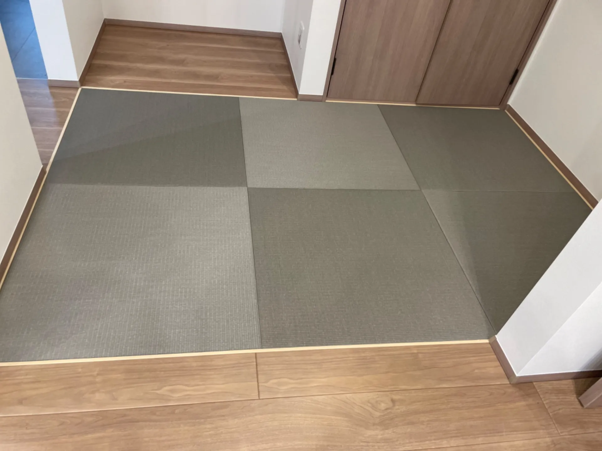床暖房畳13㍉・半帖ヘリなし　　畳表・ダイケン清流（銀鼠色）使用。